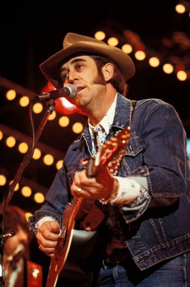 Country star Don Williams, 'the Gentle Giant,' dead at 78