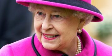 Queen Elizabeth Tests Positive for Covid-19