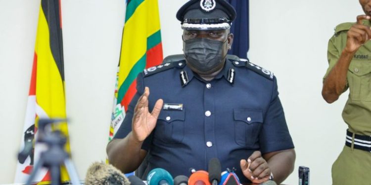 Police Bans Sale of Weapons on Streets