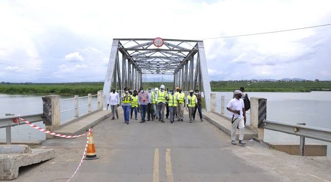 UNRA Closes Kazinga Channel Bridge, Diverts Traffic