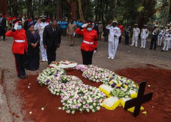 Pictorial: Former Kenya President Mwai Kibaki Buried At His Othaya Home