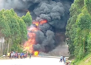 Fuel Tanker Bursts into Flames, Paralyzes Traffic along Kabale – Mbarara Road