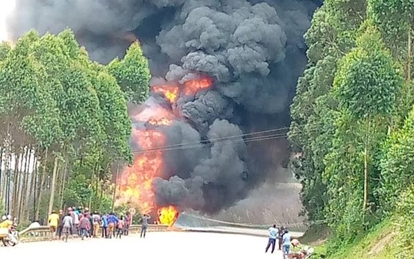 Fuel Tanker Bursts into Flames, Paralyzes Traffic along Kabale – Mbarara Road