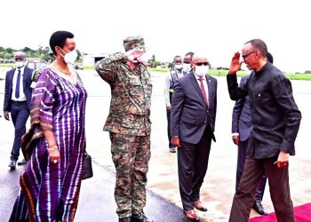 Pictorial: Rwanda President Paul Kagame Arrives in Uganda