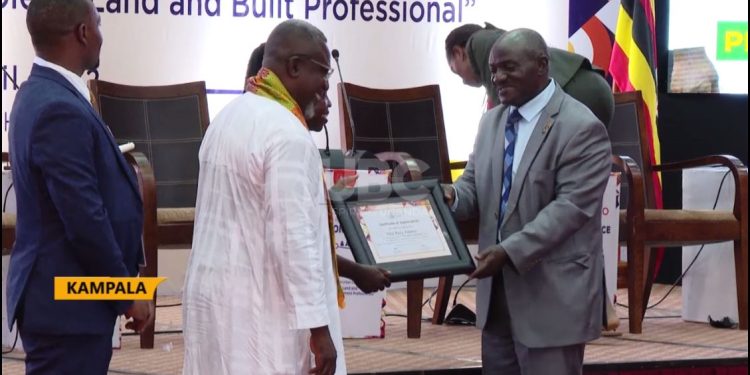 Gov’t Pledges More Support to Surveyors