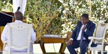 Museveni Shows Nyusi Beautiful Lake Victoria as he bids him Farewell