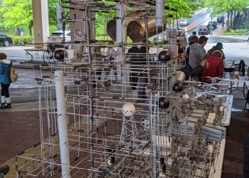 Pictorial: Ugandan Warship Built Entirely from Wire Wows Crowds at Washington Exhibition