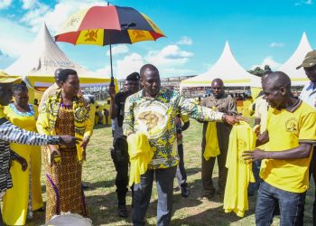 Todwong Receives over 700 FDC, UPC Members Who Defected to NRM in Zombo