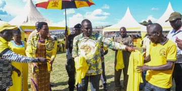 Todwong Receives over 700 FDC, UPC Members Who Defected to NRM in Zombo