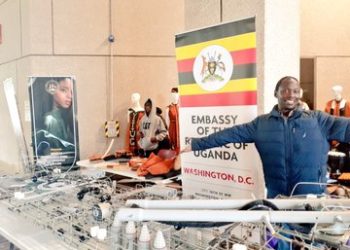 Pictorial: Ugandan Warship Built Entirely from Wire Wows Crowds at Washington Exhibition