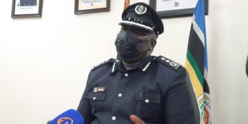 Police Arrest 12 Members of Extortion Ring Threatening Headteachers with Burning of Schools