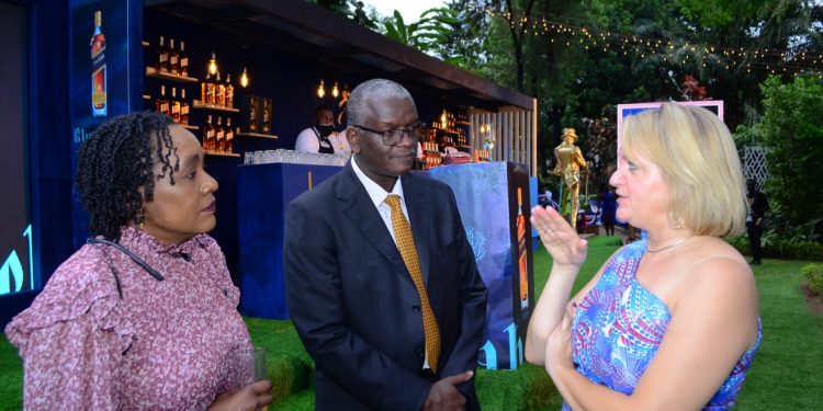 Johnnie Walker and Tanqueray add Premium Flavor to Queen’s Platinum Jubilee Celebration