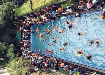 Sri Lanka’s Rajapaksa Agrees to Resign as as Protestors Party at his Palace and Unearth Cash Stash