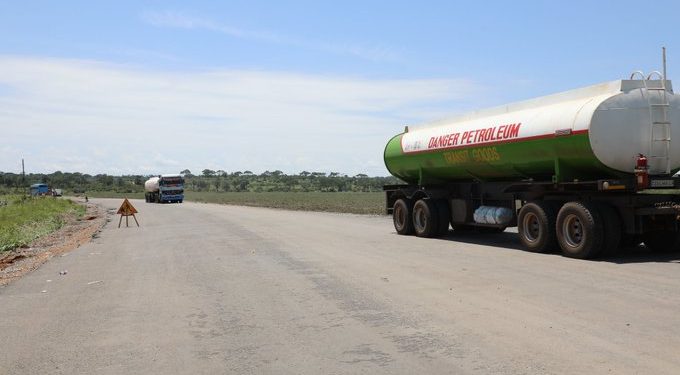 Traffic Flow Resumes on Olwinyo-Pakwach Road After Heavy Floods