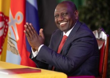 Ruto Swears in New Cabinet, tells Ministers to Serve Kenyans Equally