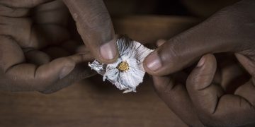 Museveni Arrives in Vietnam, will Hold Bilateral Talks with President Nguyễn Xuân Phúc