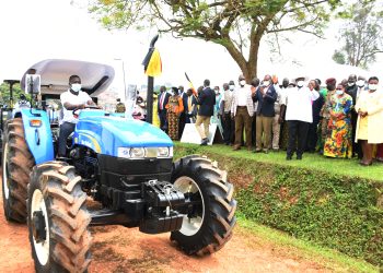Museveni Rallies Farmers to Embrace Mechanized Agriculture