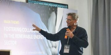 Experts Call for Innovation & Investment in Renewable Energy to Spur Development