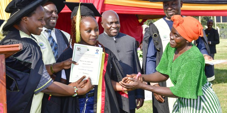 Museveni tells Kasese Youth to Start Small-Scale Industries to Create Wealth