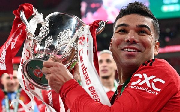 Manchester United Win League Cup to end Six-Year Trophy Drought