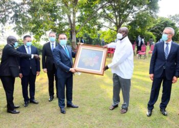 Museveni, Azerbaijani Delegation Discuss Innovation in Public Service Administration