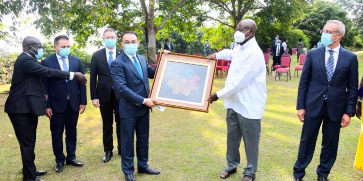 Museveni, Azerbaijani Delegation Discuss Innovation in Public Service Administration