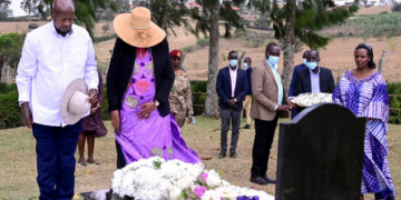 Museveni, First Lady Lay Wreath On Grave Of The Late Constance Kabonero