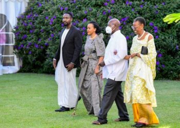 Museveni Gifts Kyabazinga & Inhebantu 100 cows at Special Luncheon 