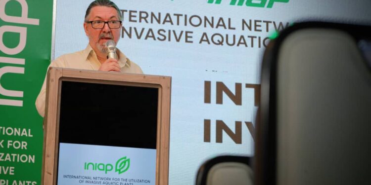 Experts Advocate for Research in Utilization of Aquatic Plants
