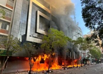 Kenyan Protesters Vandalise and Set Uganda House Ablaze in Nairobi