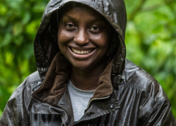 Mammal Society Awards Ugandan Wildlife Vet Dr.Gladys Zikusoka