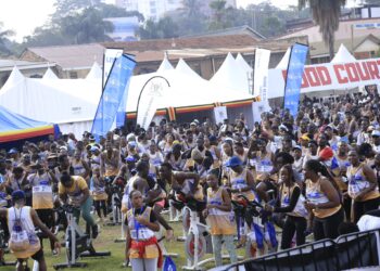 Hundreds Join Rotary Cancer Run to Raise Funds for Cancer Center & Bunker