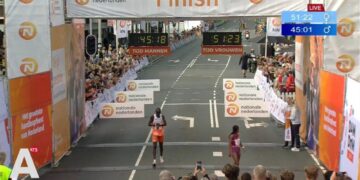 Joshua Cheptegei Finishes 2nd in NN Dam Tot Damloop 10-mile Road Race in Amsterdam