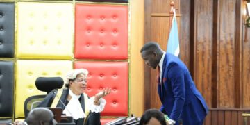 Museveni Urges Public Administrators to Liaise with Political Leaders for Effective Administration