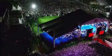 Pastor Benny Hinn Returns to Uganda as Thousands Flock to Miracle Healing Crusade