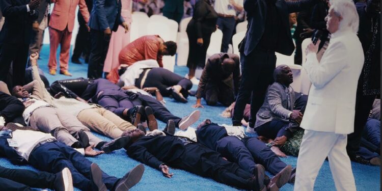 Benny Hinn’s Healing Crusade Draws Over 500,000 as Miracles Stir Nation