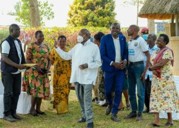 Museveni Meets Families of Fallen FRONASA Comrades in Busoga