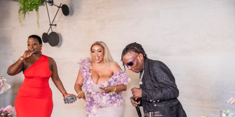 Lydia Jazmine, Fyno Serenade Guests at Mami Deb’s Birthday