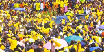 Museveni Receives Heroic Welcome in Kazo