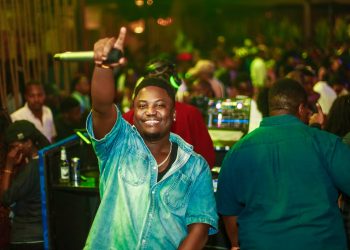 DJs Mask and Black Charles Deliver La Sunday Party