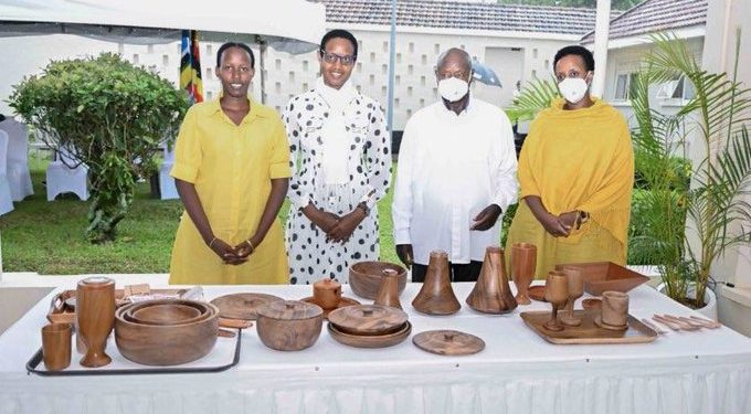 Museveni Endorses Scientific Revival of Traditional Wooden Food Containers