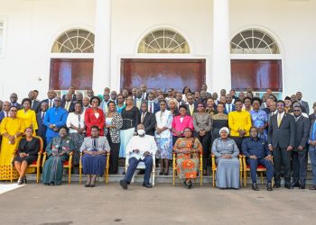 Museveni Hosts Outgoing Cabinet, Praises Role in Uganda’s Economic Progress
