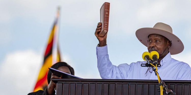 Museveni Sworn in for New Term Amid Applause