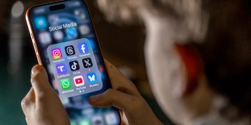 UK Announces Teen Social Media Ban