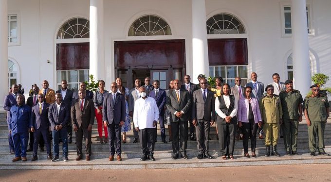 Museveni Hosts Pearl to Cape Expedition Team, Urges Swift Local Bus & Battery Production