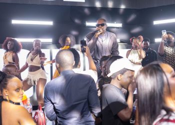 Ladipoe Lights up Pier One’s 4th Anniversary