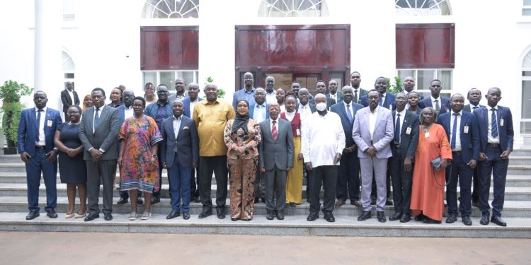 Museveni Pledges Shs125bn to Uganda Medical Association SACCO for Health Workers